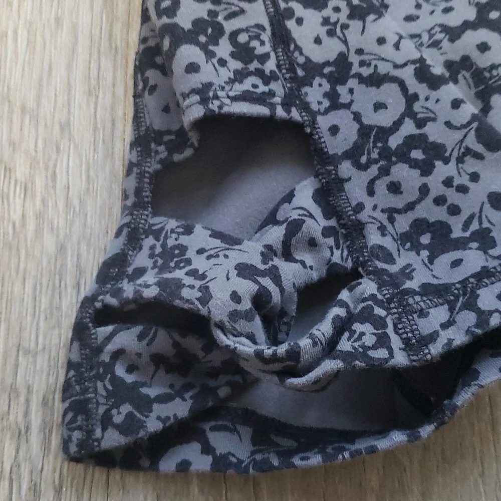 Xersion stretchy floral black colored leggings - Picture 7 of 14
